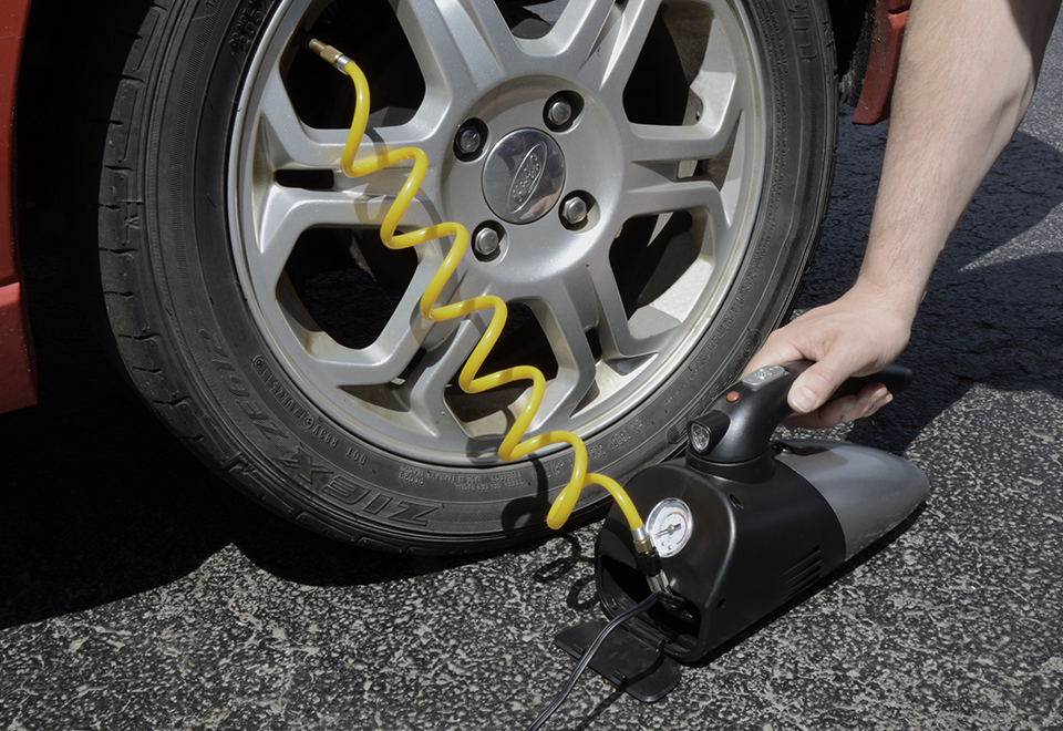 3In1 Auto Vacuum and Air Compressor Sharper Image